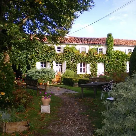 A L'antan - La Ferme D'octave Bed and Breakfast