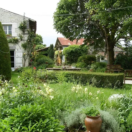 A L'antan - La Ferme D'octave Bed and Breakfast Saint-Hilaire-de-Villefranche