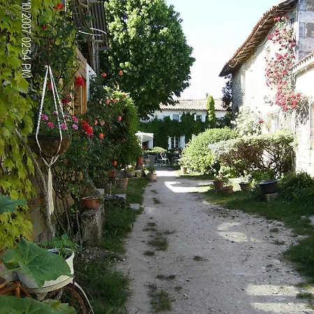 A L'antan - La Ferme D'octave Bed and Breakfast